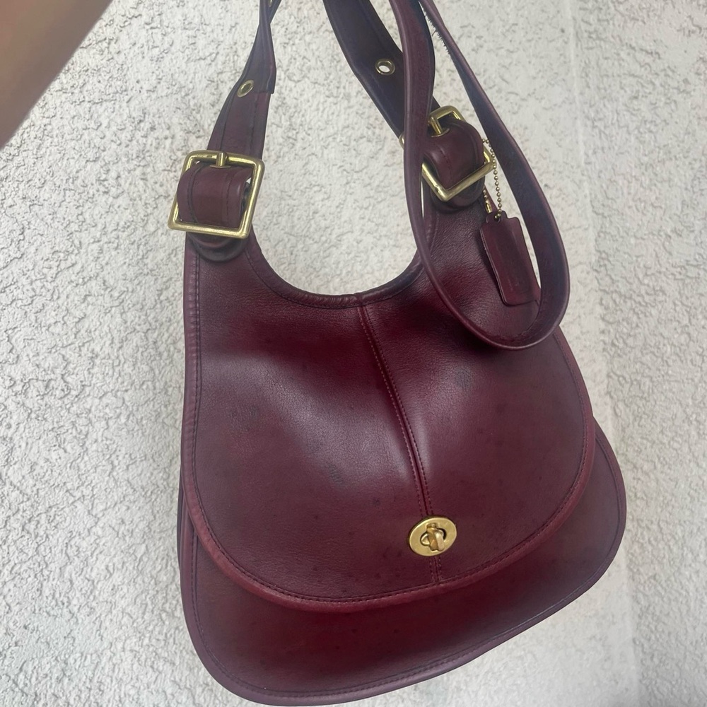 Burgundy NYC Crescent Bag (vintage coach)🍇🥀